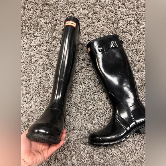 Tall black hunter rain boots - Picture 3 of 7